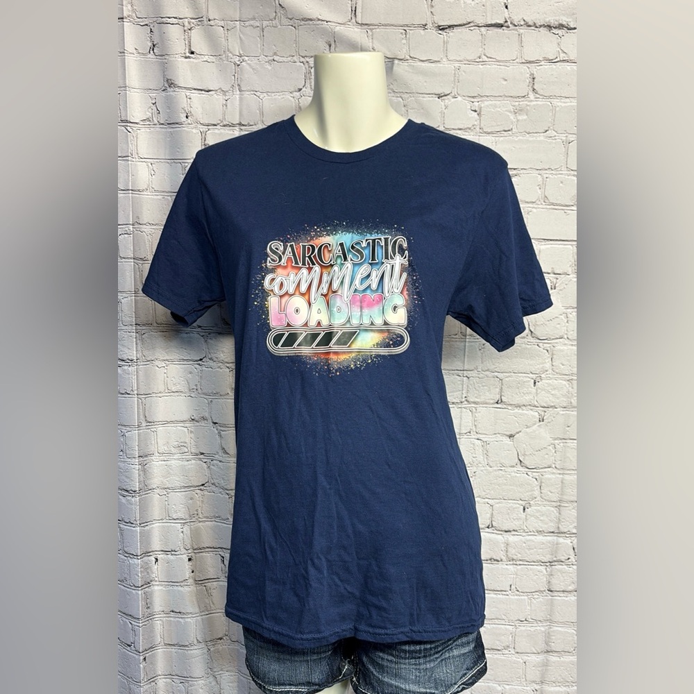 NWOT/Unworn women’s medium Hanes Nano t with decal